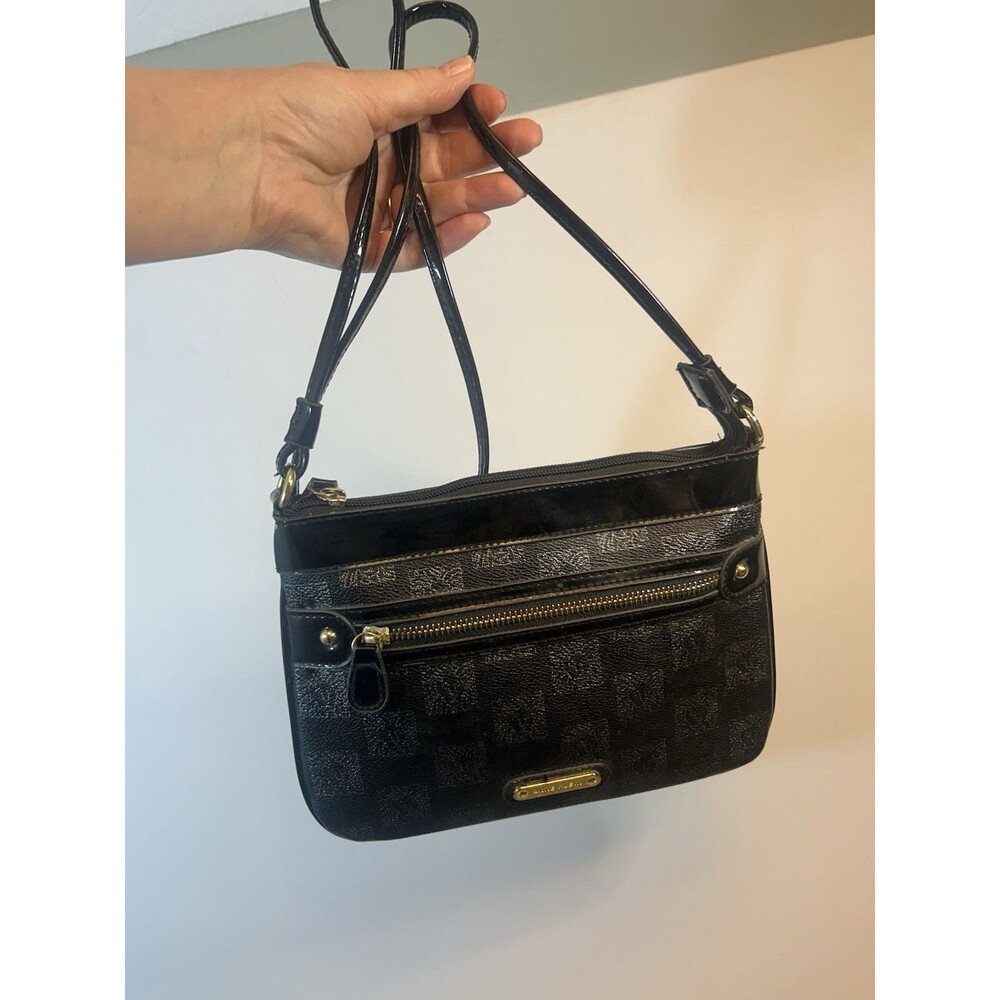Anne Klein Black Signature Checkered Crossbody Purse Patent Trim Gold Zip Pocket - Picture 2 of 13